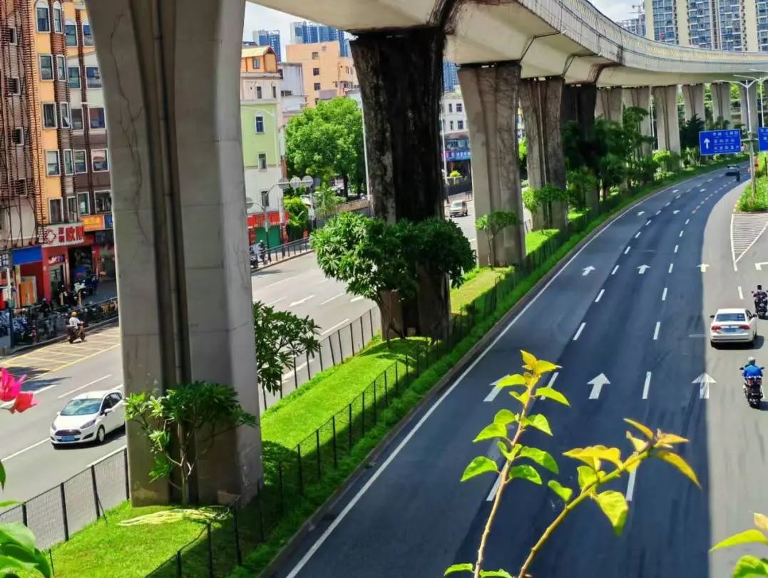 �������� ��������ح���йܼ��̾��������ڴ�· ����������ɫ